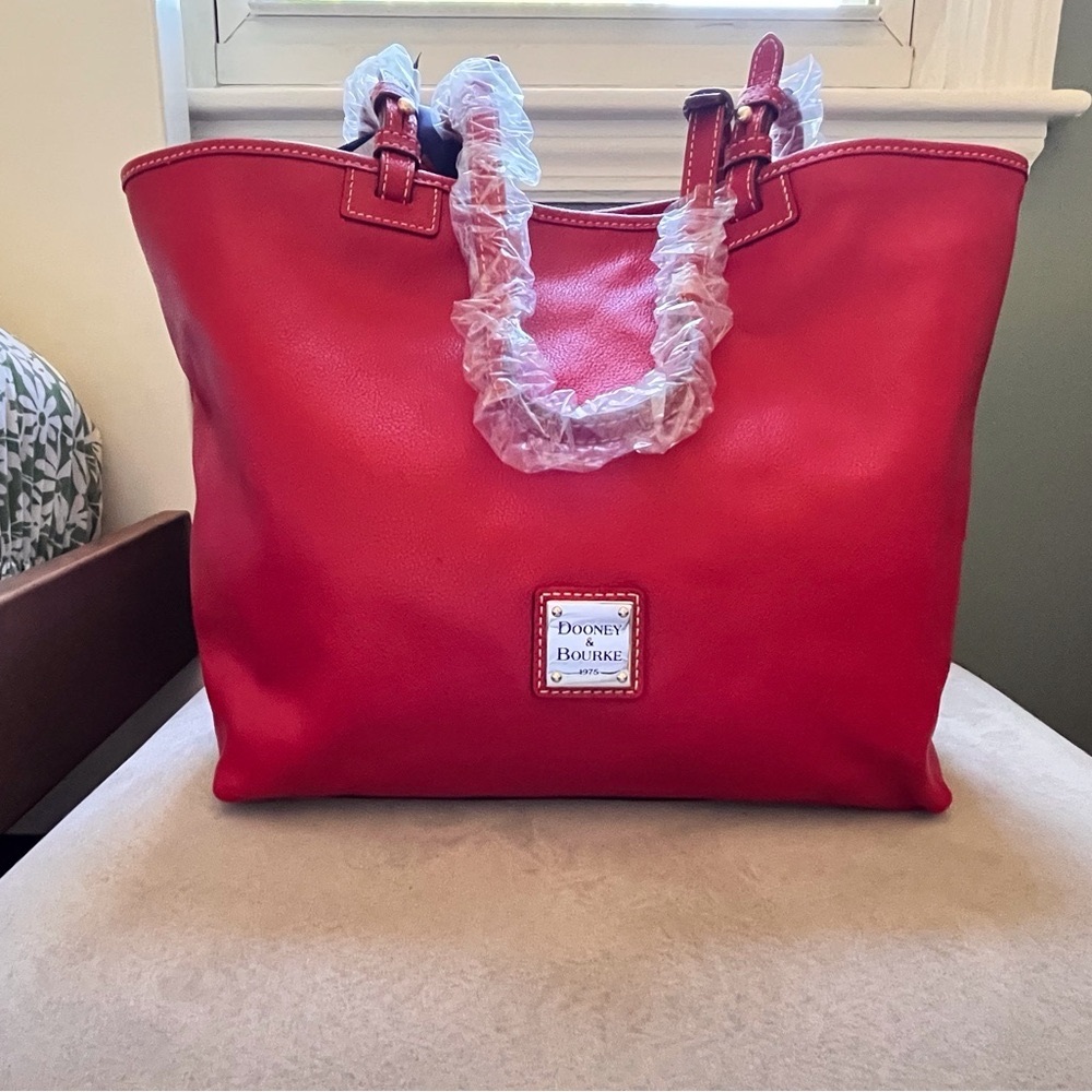Dooley and Bourke: red medium east/west tote
